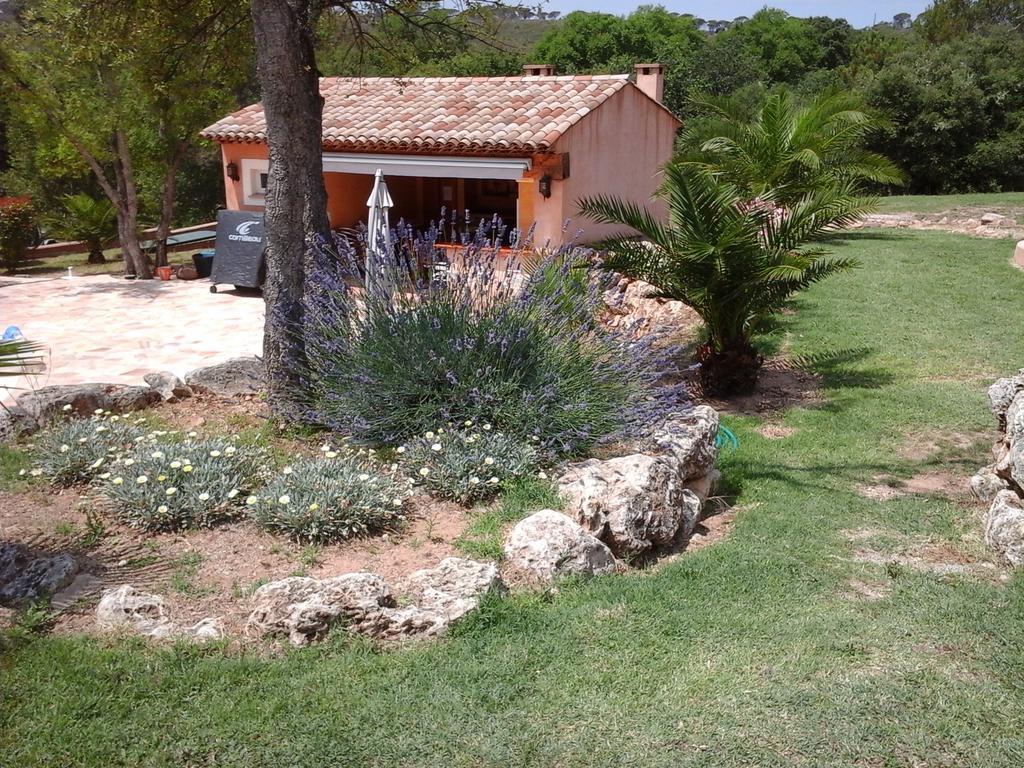 Hotel Mas Des Lys Roquebrune-sur Argens Esterno foto