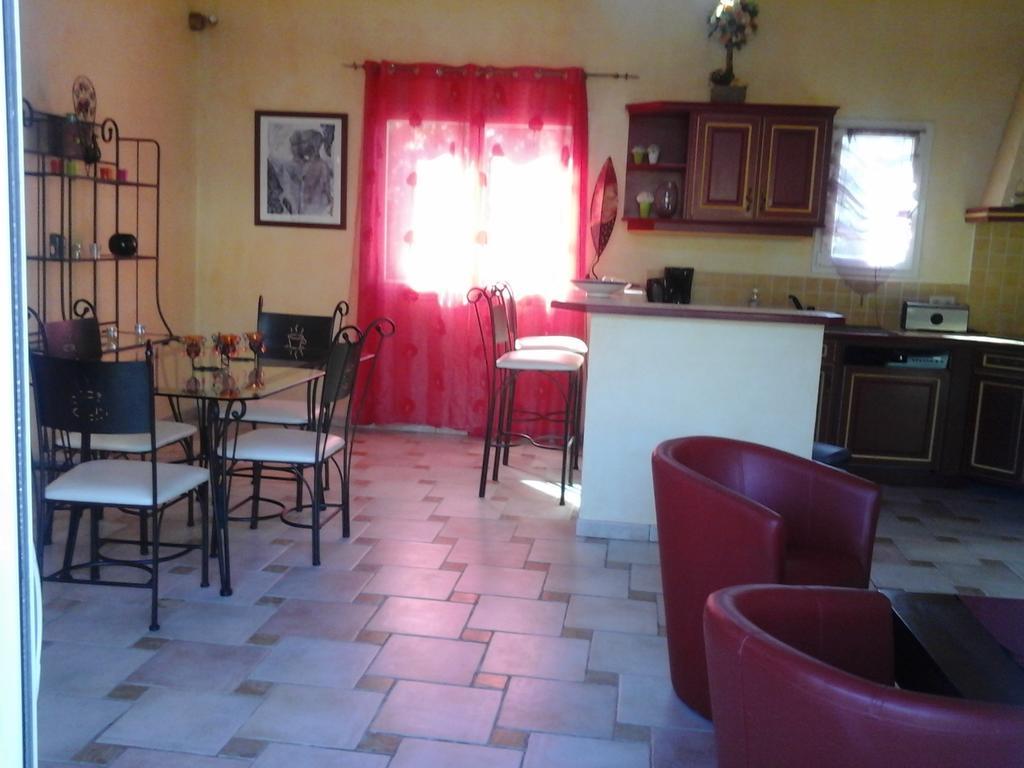 Hotel Mas Des Lys Roquebrune-sur Argens Camera foto