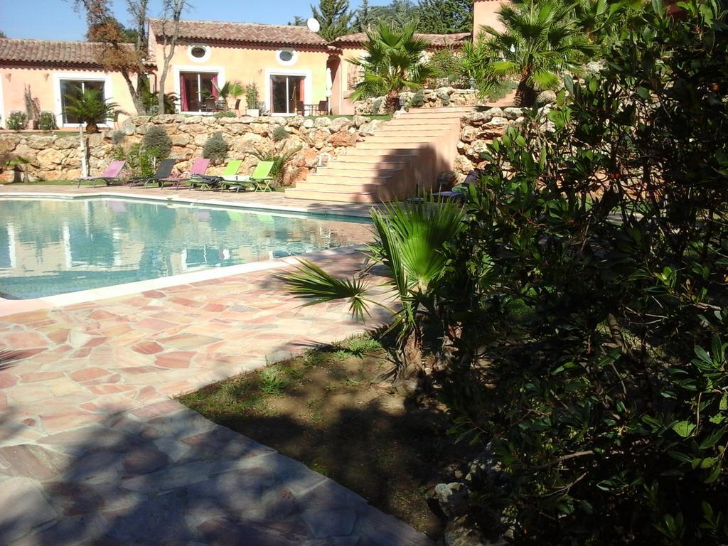 Hotel Mas Des Lys Roquebrune-sur Argens Esterno foto