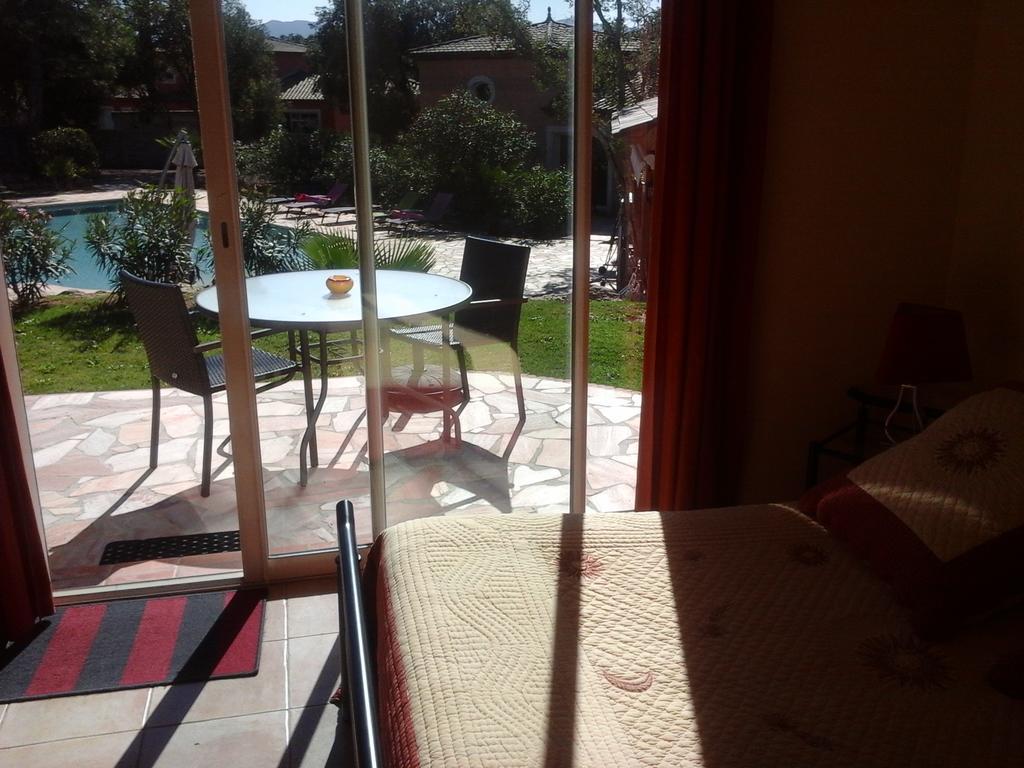 Hotel Mas Des Lys Roquebrune-sur Argens Camera foto