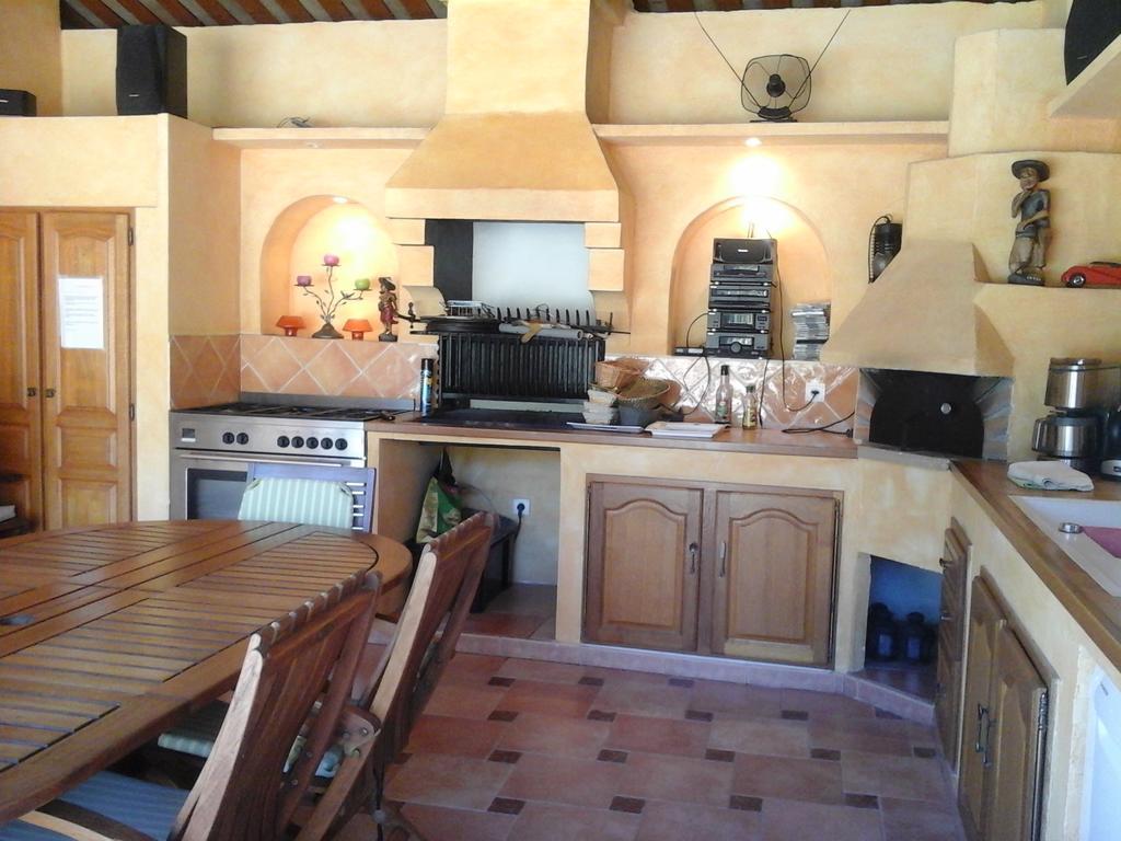Hotel Mas Des Lys Roquebrune-sur Argens Esterno foto