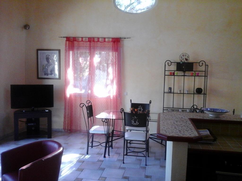 Hotel Mas Des Lys Roquebrune-sur Argens Camera foto