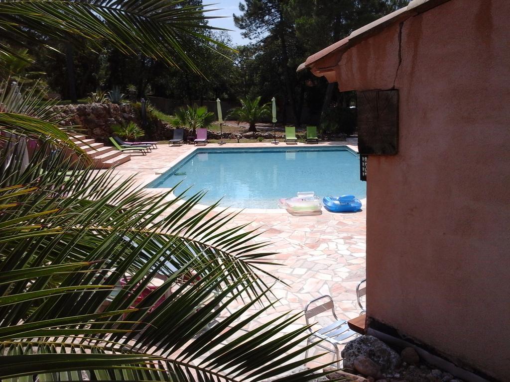 Hotel Mas Des Lys Roquebrune-sur Argens Esterno foto