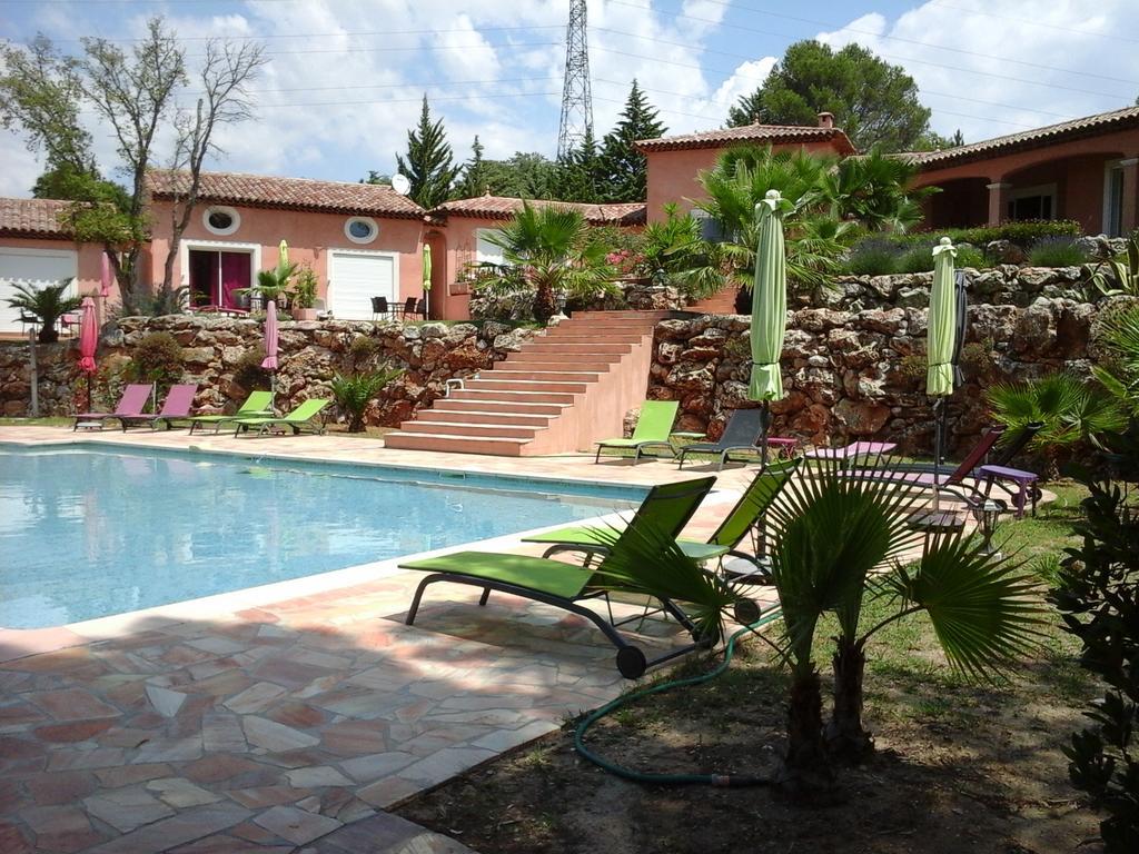 Hotel Mas Des Lys Roquebrune-sur Argens Esterno foto
