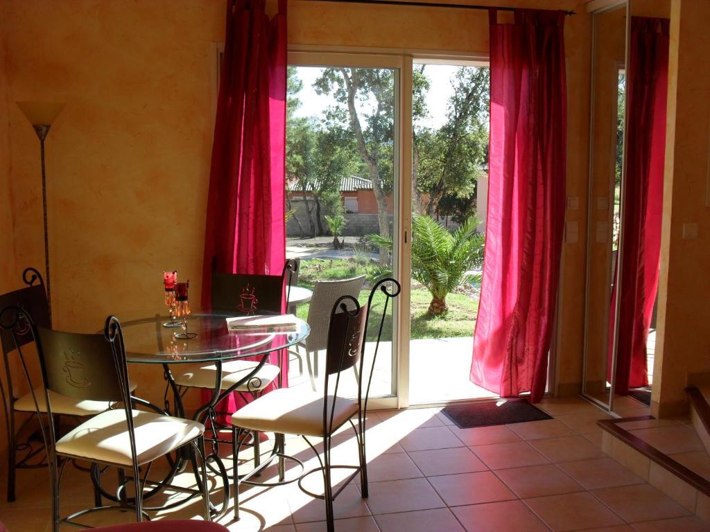 Hotel Mas Des Lys Roquebrune-sur Argens Esterno foto