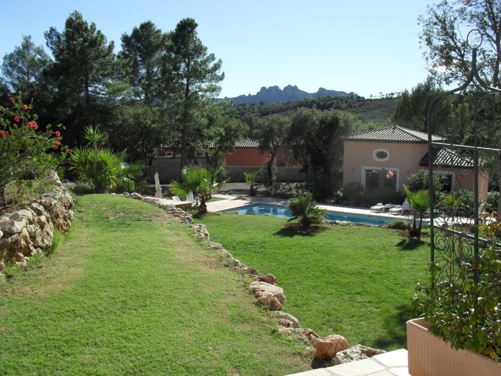 Hotel Mas Des Lys Roquebrune-sur Argens Esterno foto